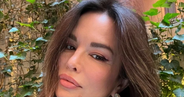  Маж се качи на сцената и ја фати Северина за ногата