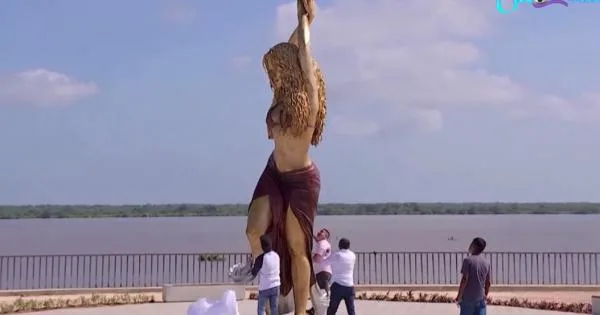  ВИДЕО: Откриен споменик со ликот на Шакира во Колумбија