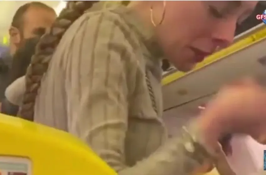  ВИДЕО ХАОС НА НЕБОТО: Женска тепачка меѓу седиштата, леташе крв, патниците викаа