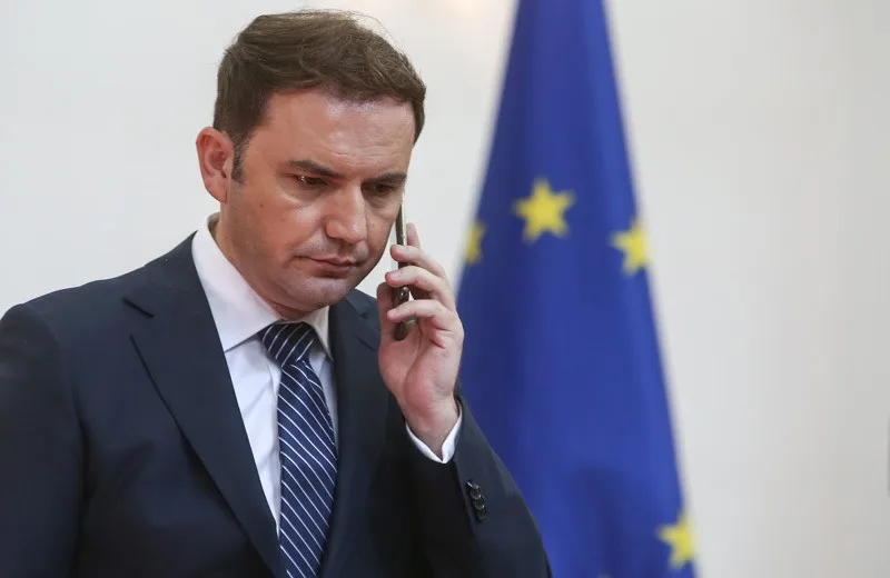Бујар Османи му честиташе на Косово за стартот на визната либерализација