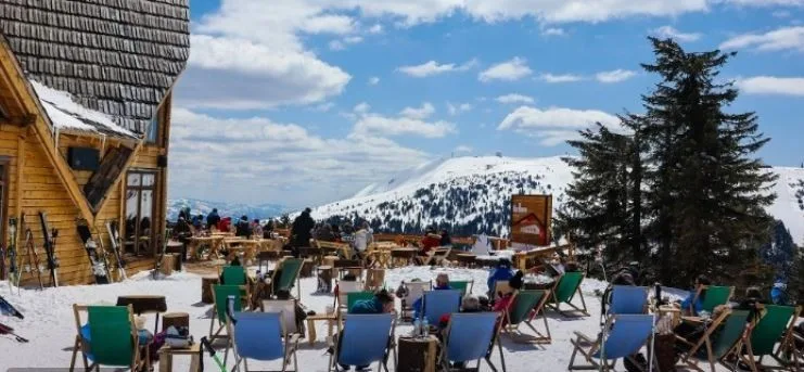 И МНОГУ МАКЕДОЦИ ВО МОМЕНТОВ СЛАВАТ И ЗИМУВААТ ТАМУ – белграѓанка била шокирана од сметка за ручек на Копаоник