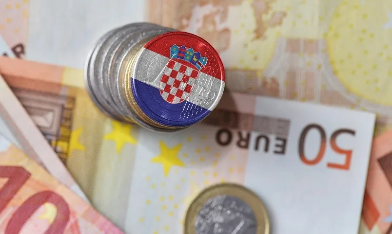  МИНИМАЛЕЦОТ СЕ ЗГОЛЕМУВА: Колку ќе заработуваат Хрватите?