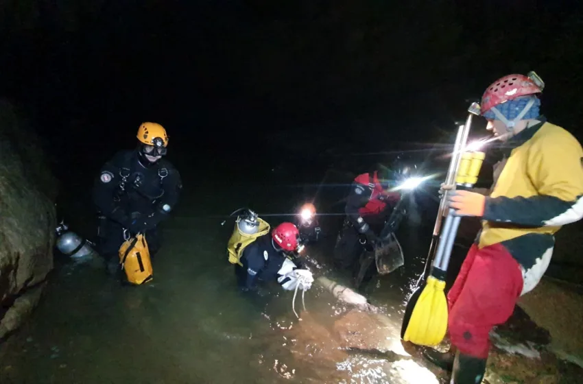 ВОДАТА ОД ПЕШТЕРАТА СЕ ПОВЛЕКУВА, ЌЕ ГИ СПАСАТ ЛИ КОНЕЧНО ДЕНЕСКА: Уште еден обид за извлекување на семејството и водичите
