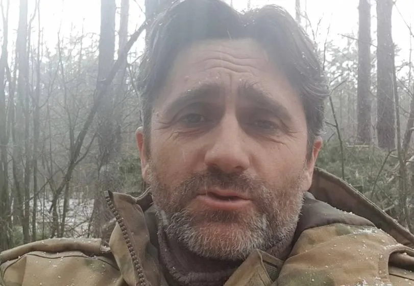 ДЕЈАН БЕРИЌ СЕ ПЛАШИ ЗА СВОЈОТ ЖИВОТ: Тврди дека Русите ги нарекувале „Цигани“ и ги тепале српските борци