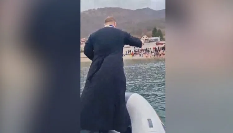  (ВИДЕО) СНИМКА СЕ СПОДЕЛУВА НА СОЦИЈАЛНИТЕ МРЕЖИ: И свештеник скокна по крстот