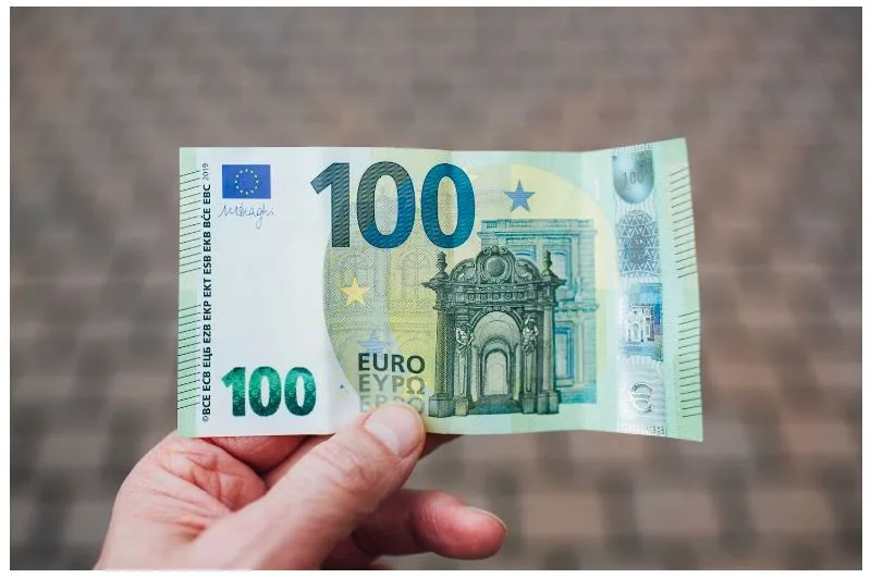  РОДЕНДЕНСКИ ПОДАРОК ​​ОД ГЕРМАНСКАТА ВЛАДА: Сите 750.000 млади кои годинава го слават 18. роденден ќе добијат по 100 евра