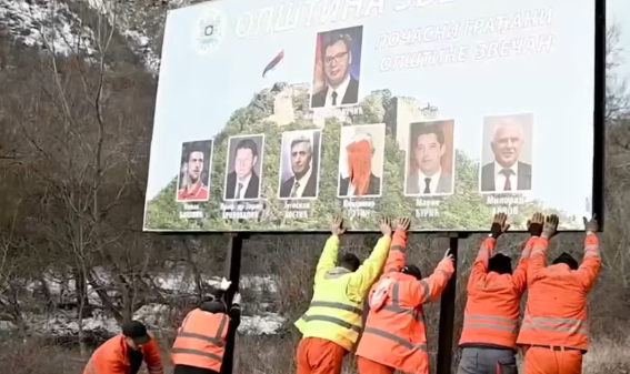 БИЛБОРД СО ВУЧИЌ, ЃОКОВИЌ, ПУТИН КАЈ ЗВЕЧАН: Koсовската полиција го отстрани