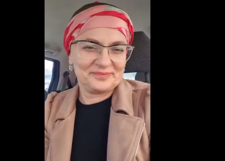 ДОДЕКА СЕ ЛЕЧЕЛА ОД РАК КОЛЕГИТЕ ЈА „КЛЕВЕТЕЛЕ“, БИЛЕ ЗГРОЗЕНИ И ОД ТОА ШТО ОСТАНАЛА БЕЗ КОСА: Ова е сторија за Хрватка болна од канцер на дојка