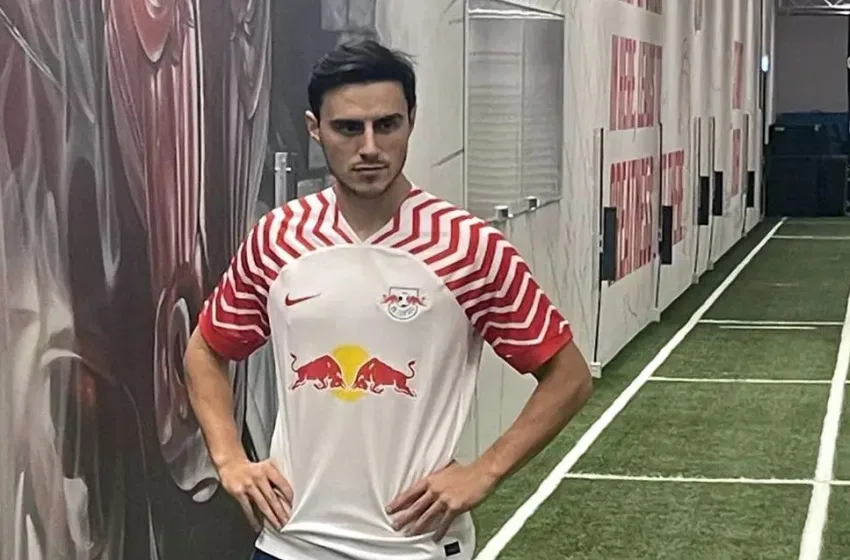  Елмас со двете наши знамиња поздравен од Македонците во Лајпциг (ФОТО)