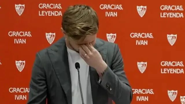  Емоциите на најсилно: Хрватот Ракитиќ се изнаплака на разделбата со Севилја (ВИДЕО)