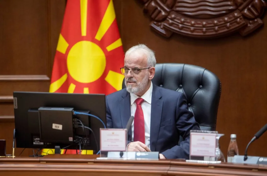  Премиерот Џафери се обрати на првата, конститутивна, седница на новоизбраната Влада: Да работиме посветено, ефикасно и заедно за фер избори и во функција на граѓаните