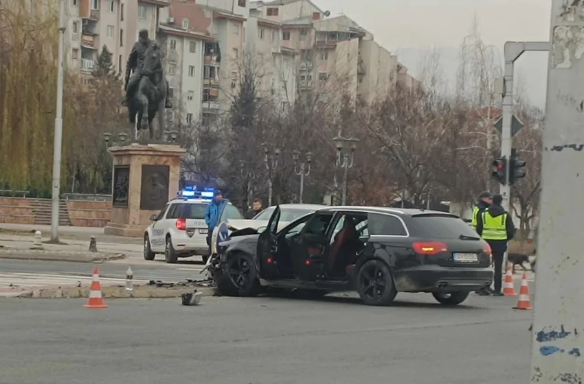 Се судрија две возила во Аеродром, полицијата на терен!