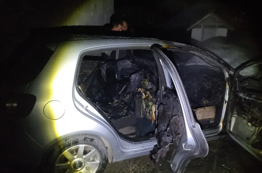 Запалено возило во Муртино, пожарот зафатил и помошен објект – пожарникарите на терен!