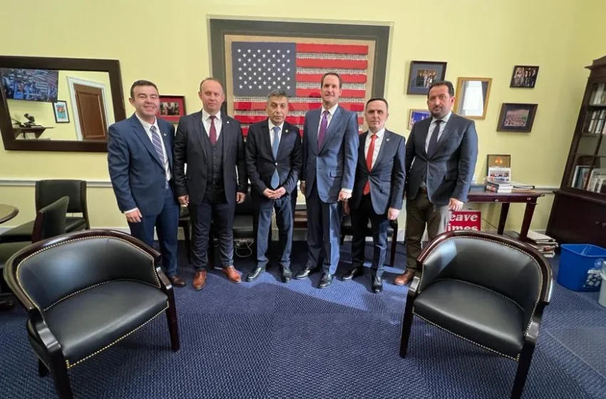  Лидерите на ЕСП во Вашингтон средба со конгресменот Џим Химс