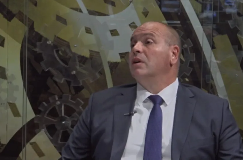  Димитриевски: Вчерашните случувања во Собранието се типична аздисаност на ДУИ додека СДСМ борејќи се за сопствените фотелји молчи