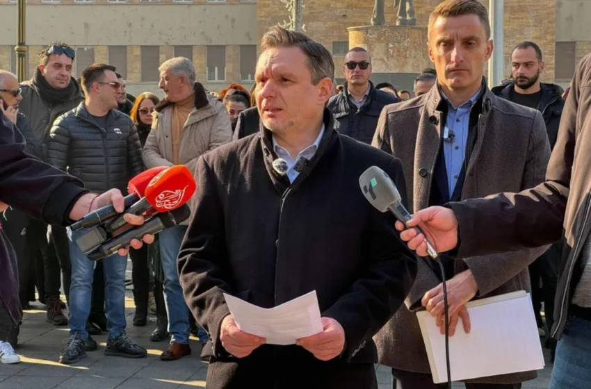  Вработените во игри на среќа на протест пред Собранието