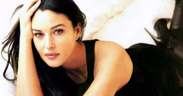  Видео на Моника Белучи: Ваква жена еднаш се раѓа