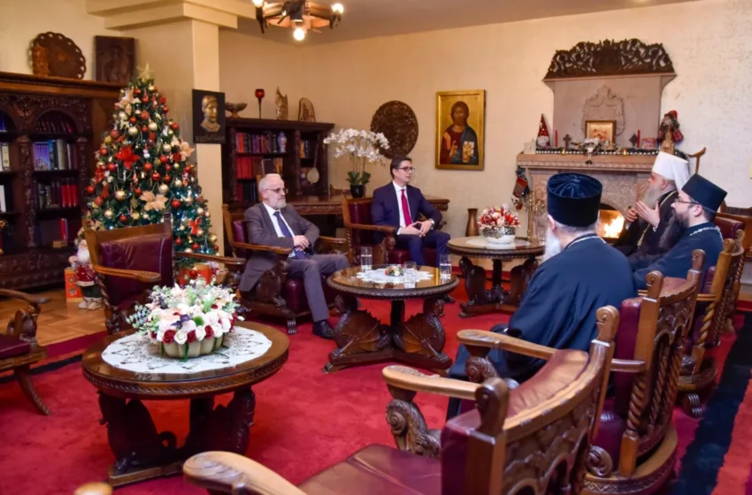  Пендаровски и Џафери традиционално кај г.г. Стефан на Божиќна посета