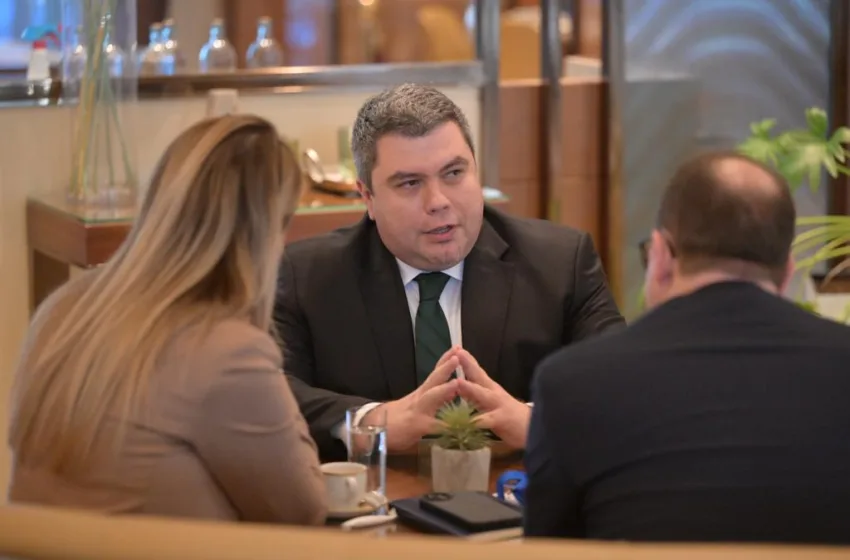  Владина делегација положи цвеќе на вечното почивалиште на Киро Глигоров, еден од најистакнатите градители на современата македонска држава