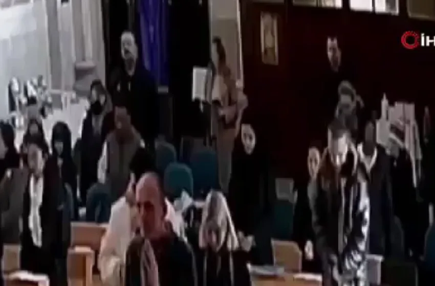 ВИДЕО: Објавена хорор снимката од нападот во Истанбул