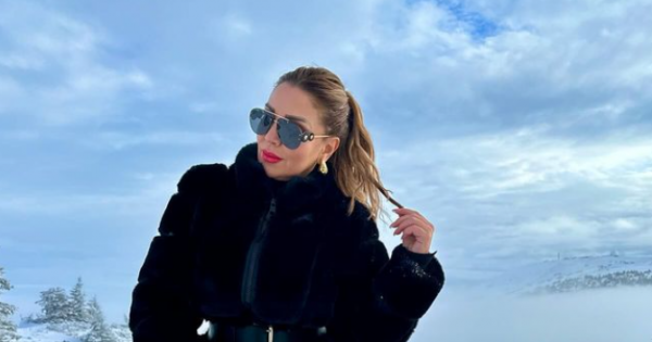  (ФОТО) Лила ужива на Копаоник: Се фотографираше во секси костим за капење