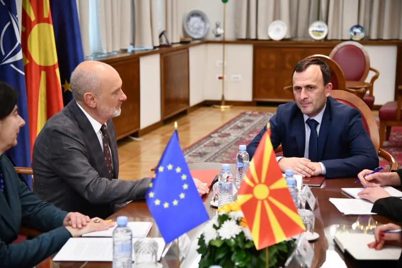 Средба Митрески – Гир: Силна поддршка од ЕУ за заоктужување на активностите до парламентарните избори