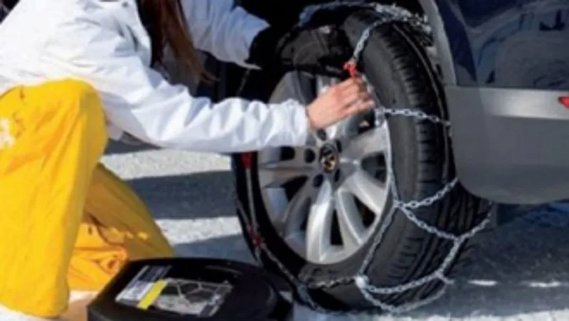  ЦУК со апел: Внимателно возење на планинските превои со зимска опрема и со доволно гориво!