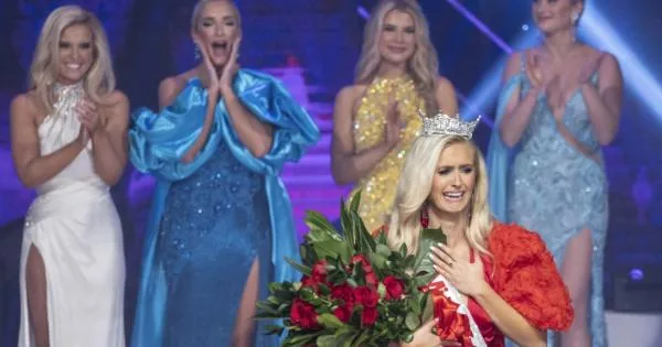  Новата мис Америка е воен пило