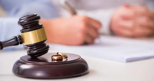 Брачните двојки најчесто се разведуваат во јануари: Научниците ја открија причината