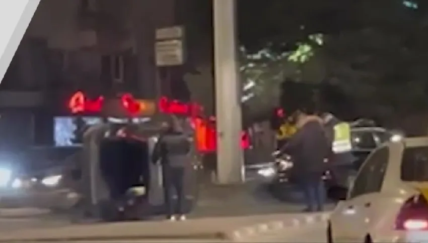 ВИДЕО: Несреќа кај Соборна, возило превртено – полицијата на терен!