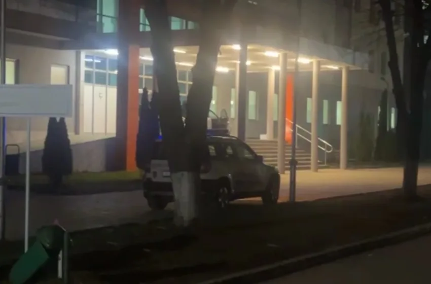 Полицијата ја опколи тетовската болница, има повредени…