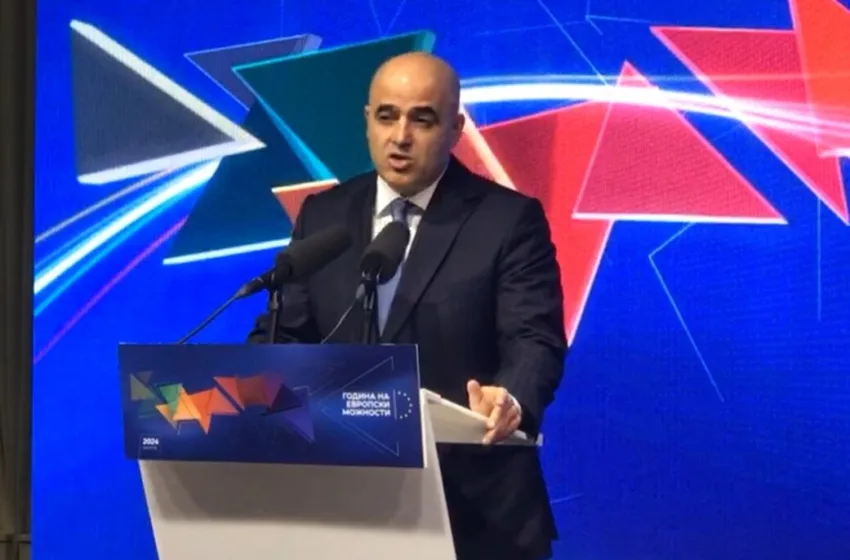  Ковачевски вели дека никој не мора да дава оставка: Целата влада во четврток наутро ќе биде во оставка