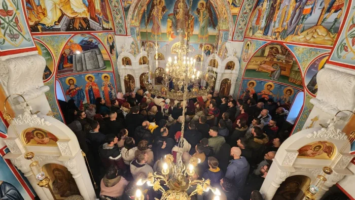  Божикно послание:   Христос е нашиот мир, Кој нè измири со Својот Отец, преку Своето воплотување!