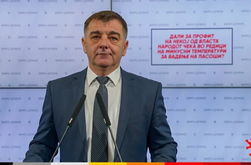  Коцевски: Дали за профит на некој од власта народот чека во редици на минусни температури за вадење на пасоши?