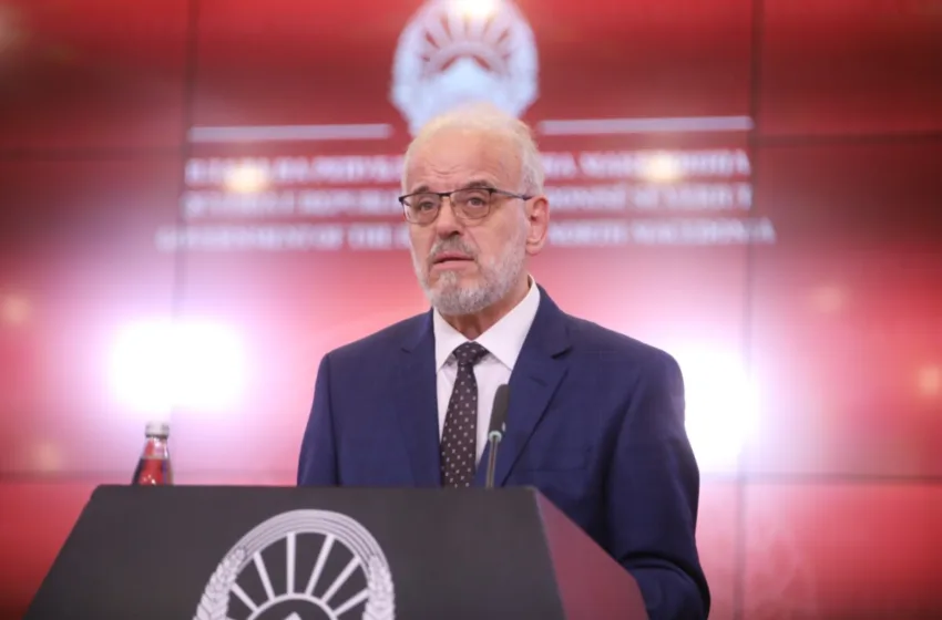 Џафери не чувствувал потреба да ги коментира одлуките на партиите за тоа кој ќе биде претседателски кандат