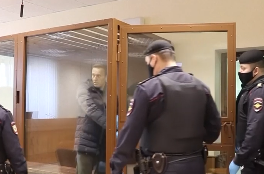  СЕ УМИРА ЗА ПОМАЛКУ ОД 120 СЕКУНДИ: Што е Новичок, моќниот нервен агенс за кој постои сомневање дека се користел за труење на Навални