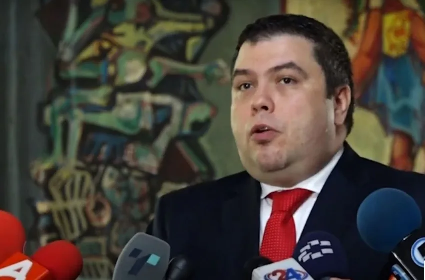  „Несериозен е предлогот на ВМРО-ДПМНЕ за продолжување на важноста на пасошите“, рече Маричиќ