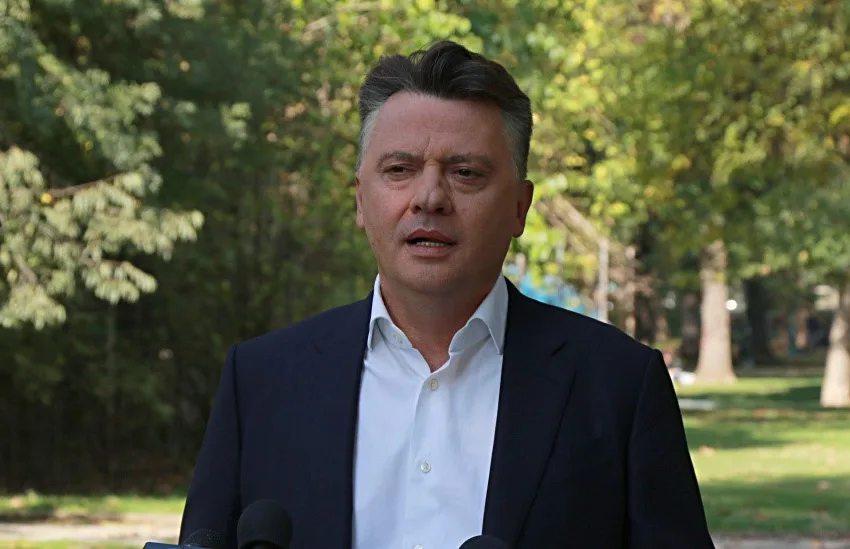  Шилегов: Лицемерието на ДПМНЕ се гледа во тоа што нивните пратеници вадат пасоши со новото уставно име