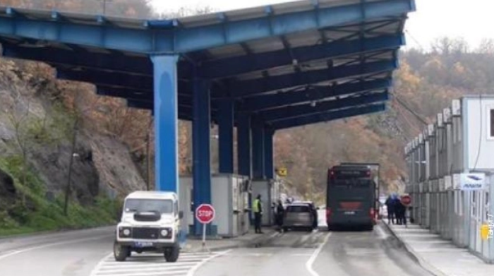 ПРОБЛЕМ ЗА СРБИТЕ НА КОСОВО: На Јариње e запрена уште една пратка со динари