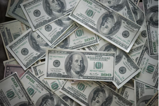  ПЕТТА НЕДЕЛА ПО РЕД: Расте вредноста на доларот во однос на еврото и јенот