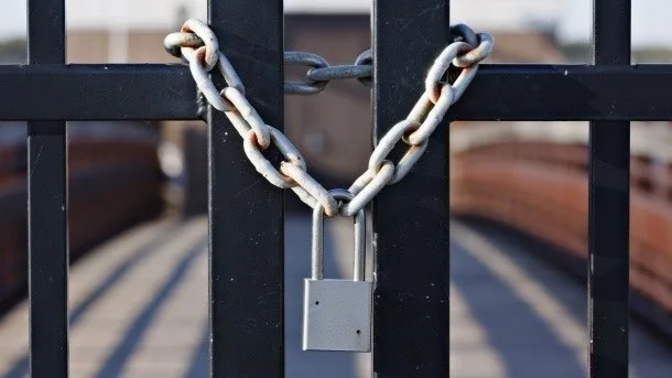  СЕ ГАСИ НИЗА НА ПОЗНАТИ КОМПАНИИ – еве дали Германија е пред незапирлив бран на стечаи