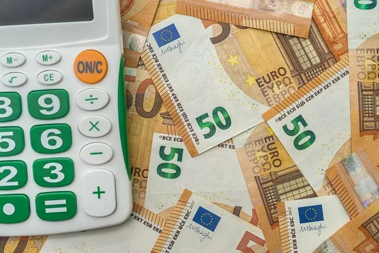 СЛОВЕНИЈА Е НА ВРВОТ: Македонија со најниска просечна плата во регионот