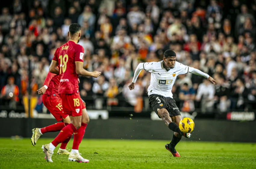  Валенсија доминираше, но освои само бод против Севилја