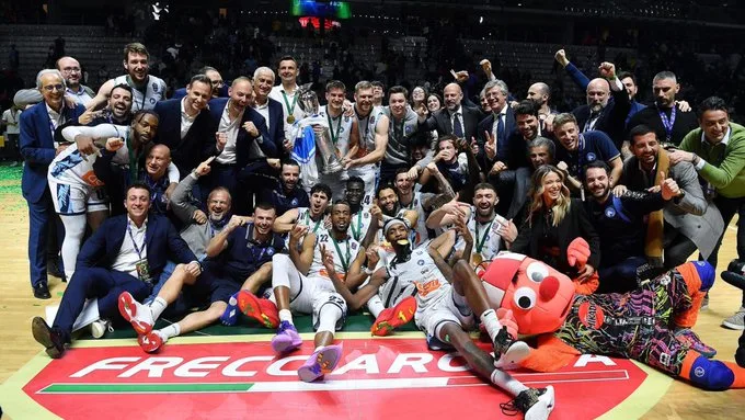 Наполи е сензационален освојувач на Купот на Италија