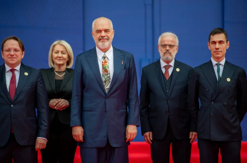  Усвоена заедничка изјава на лидерите на Западен Балкан на Високо ниво Конференција „Раст и конвергенција на Западен Балкан“