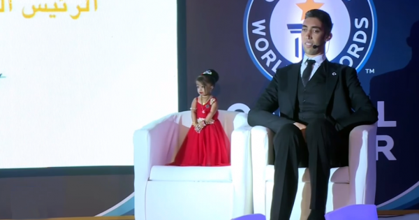 Највисокиот маж на светот повторно на дружба со најниската жена на светот