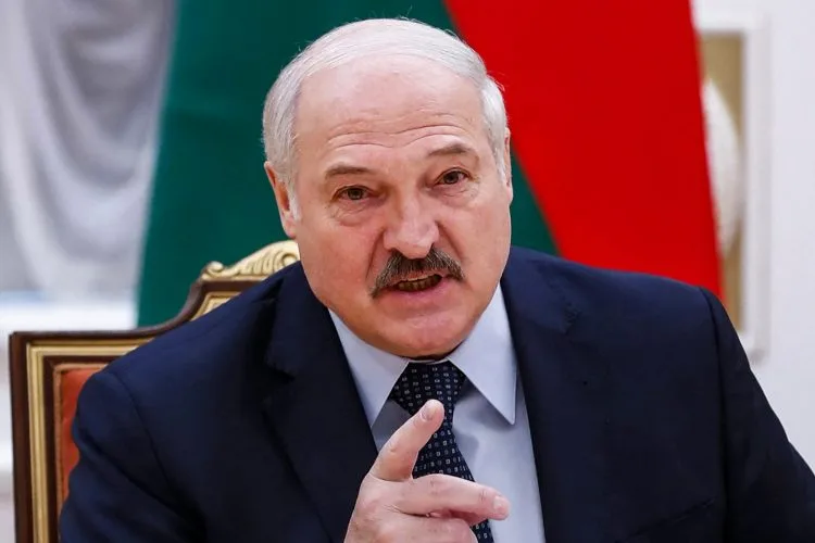  И ДОЗВОЛИ АРМИЈАТА ДА ПУКА ВО НАРОДОТ! Лукашенко го смени законот и го шокираше светот, а еве што уште ВОВЕДЕ