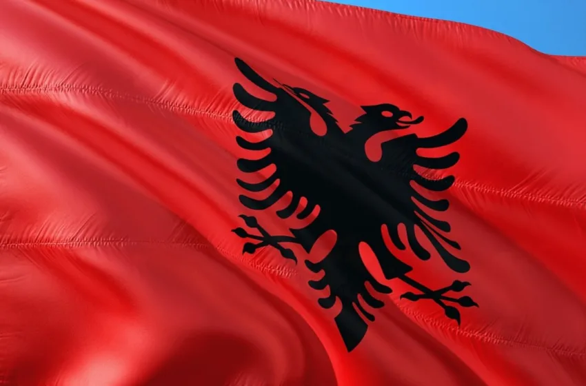  Албанија повторно дозволи игри на среќа