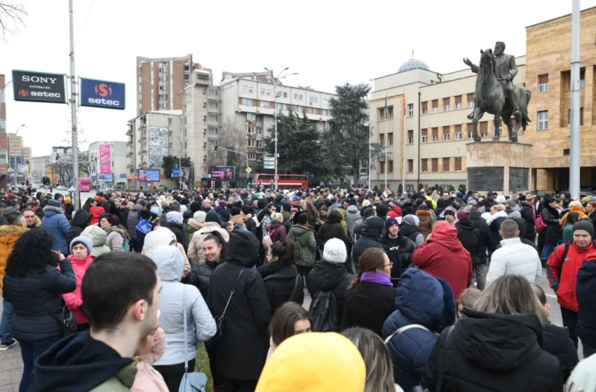  „Сакам да работам“ до „Антикоцкање“: Дали сакате затворање на легалните објекти затоа што во секторот игри на среќа 90% од вработените се Македонци?