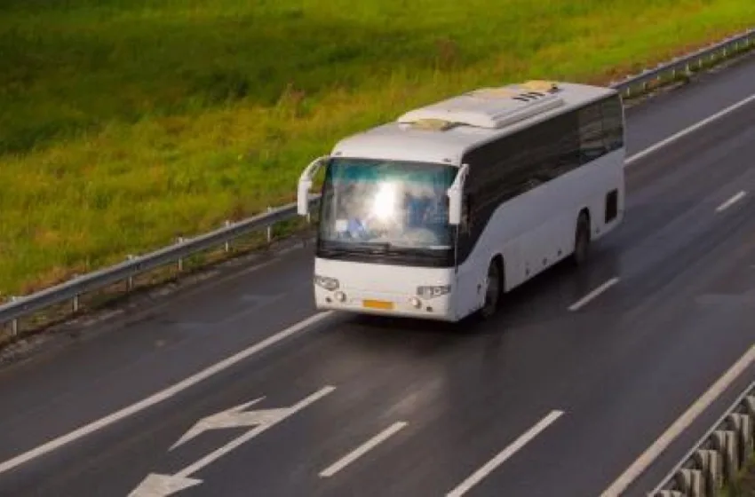  „Жена ни ја претепа ќерката (15) во автобус“: Драма на пат кон Германија, навреди поради прашање